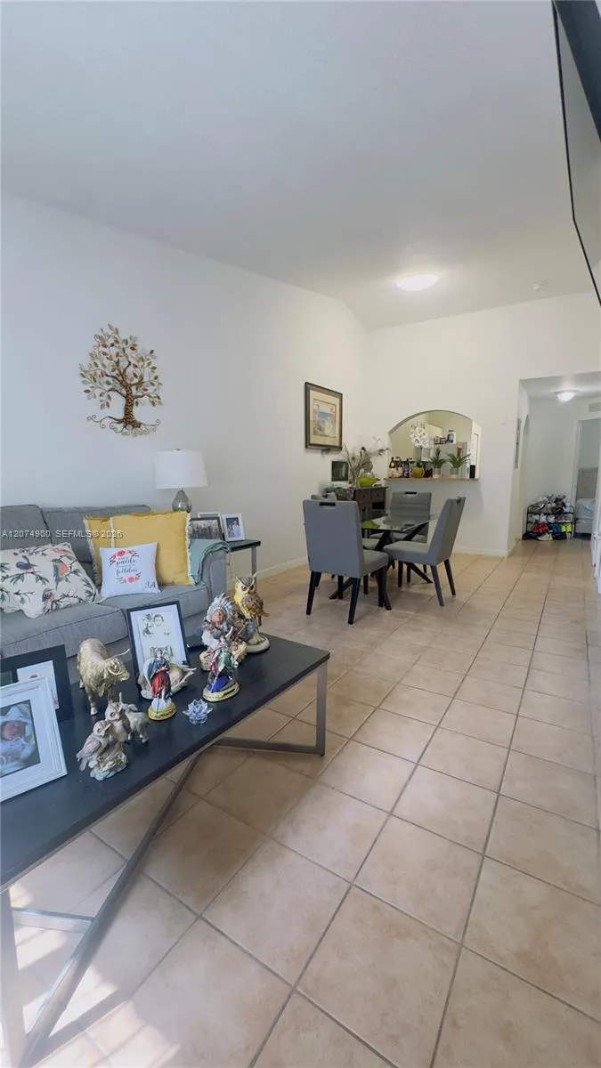 990 NE 33rd Ter #202 Homestead, FL 33033