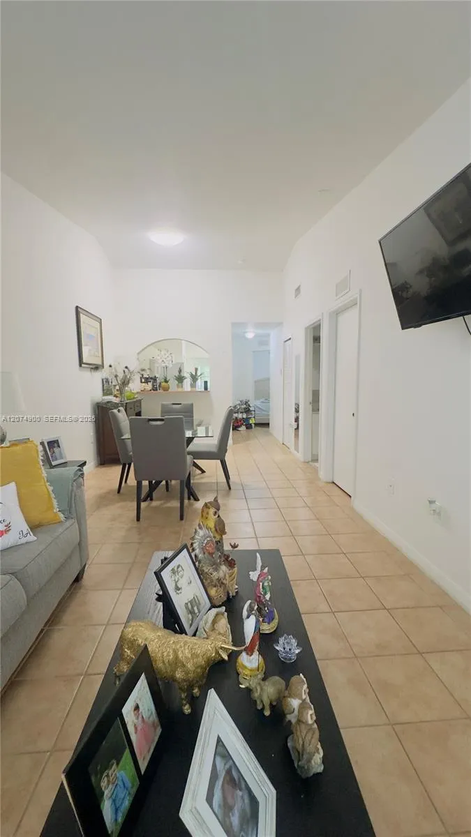990 NE 33rd Ter #202 Homestead, FL 33033