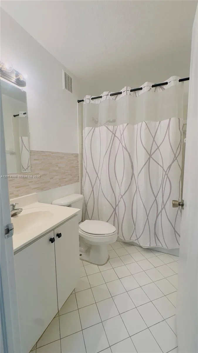 990 NE 33rd Ter #202 Homestead, FL 33033