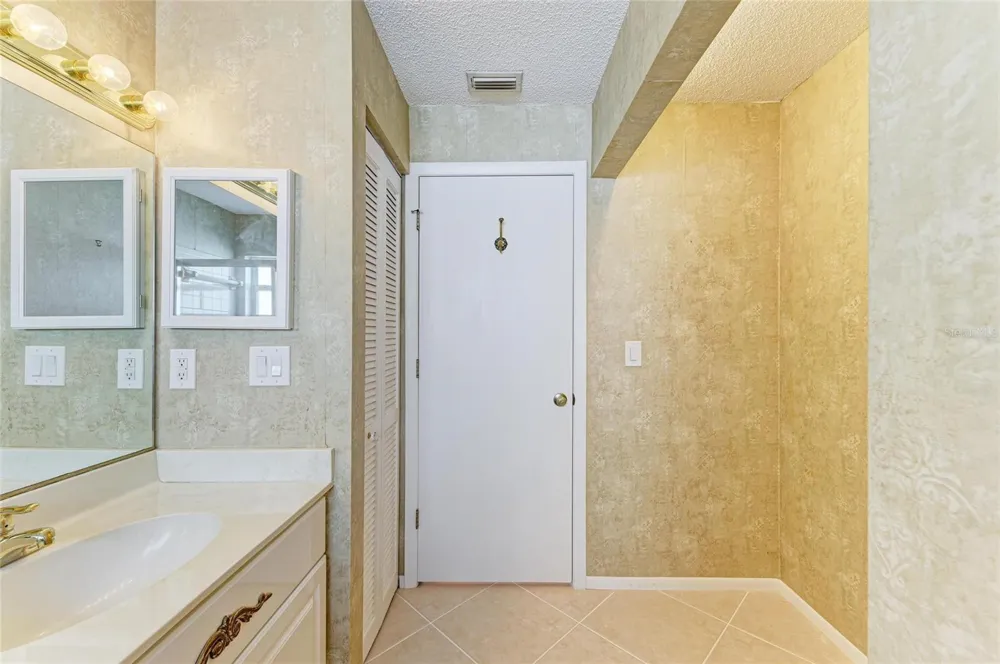 4227 PLACID DRIVE Sarasota, FL 34243