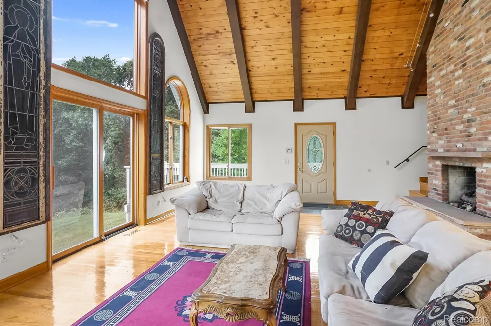 8484 Eaton Road Springfield Charter Township, MI 48350
