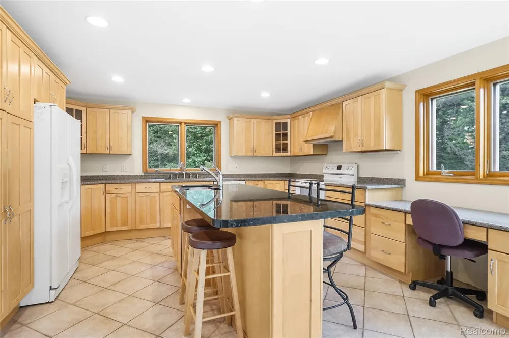 8484 Eaton Road Springfield Charter Township, MI 48350