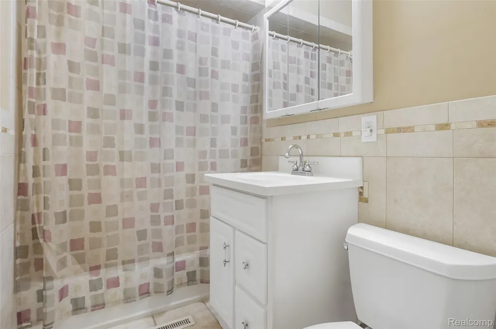 8484 Eaton Road Springfield Charter Township, MI 48350