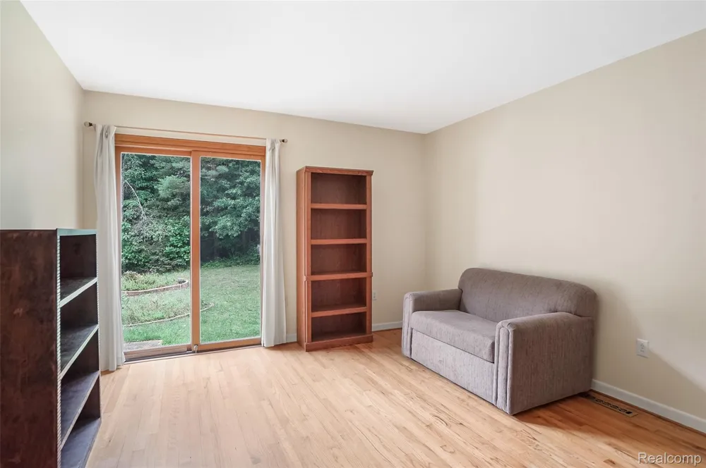 8484 Eaton Road Springfield Charter Township, MI 48350