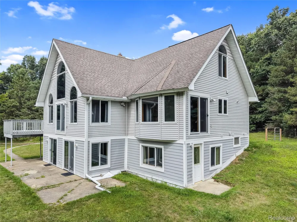 8484 Eaton Road Springfield Charter Township, MI 48350