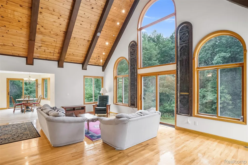8484 Eaton Road Springfield Charter Township, MI 48350