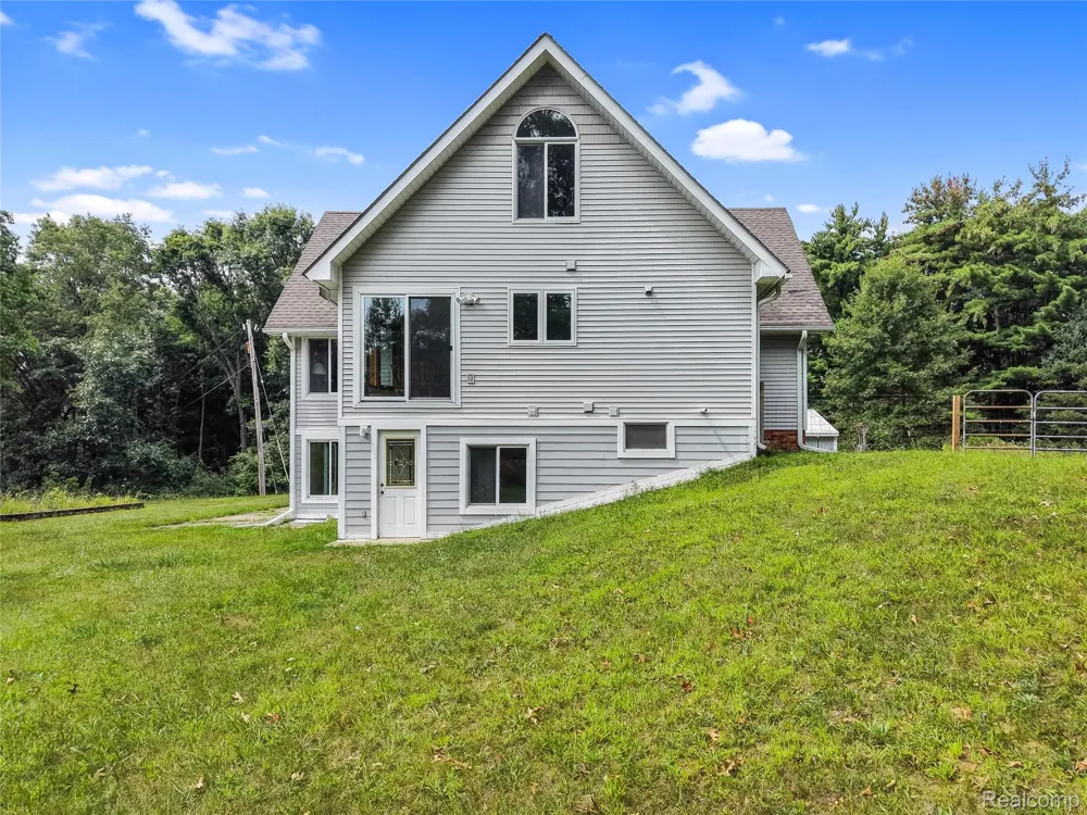 8484 Eaton Road Springfield Charter Township, MI 48350