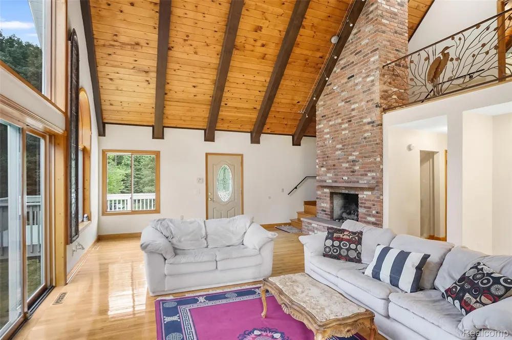 8484 Eaton Road Springfield Charter Township, MI 48350