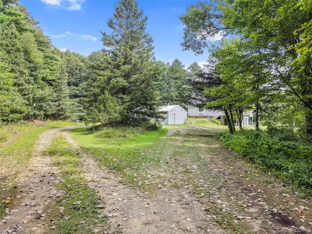 8484 Eaton Road Springfield Charter Township, MI 48350