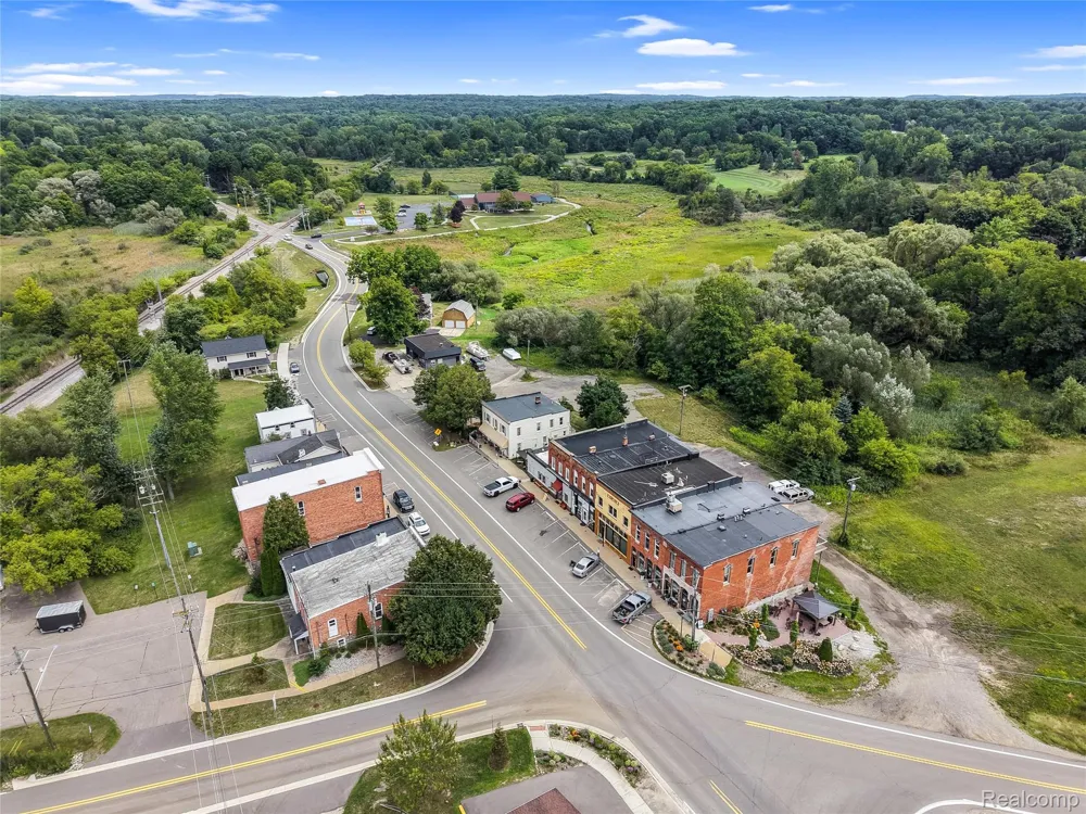 8484 Eaton Road Springfield Charter Township, MI 48350
