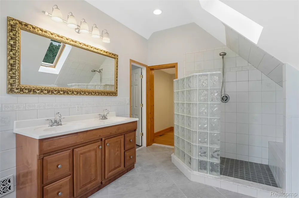 8484 Eaton Road Springfield Charter Township, MI 48350