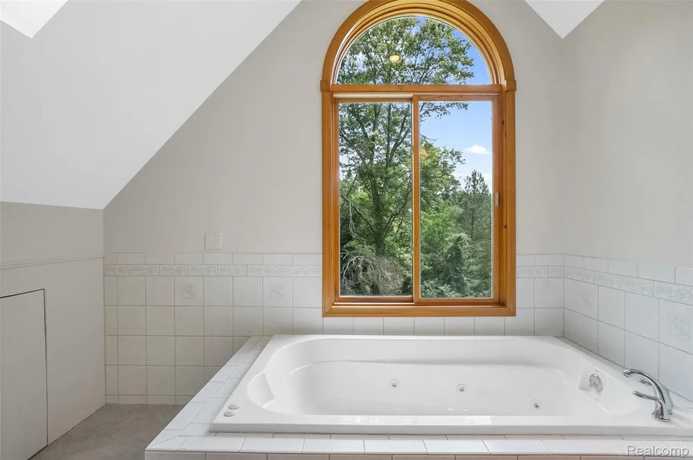 8484 Eaton Road Springfield Charter Township, MI 48350