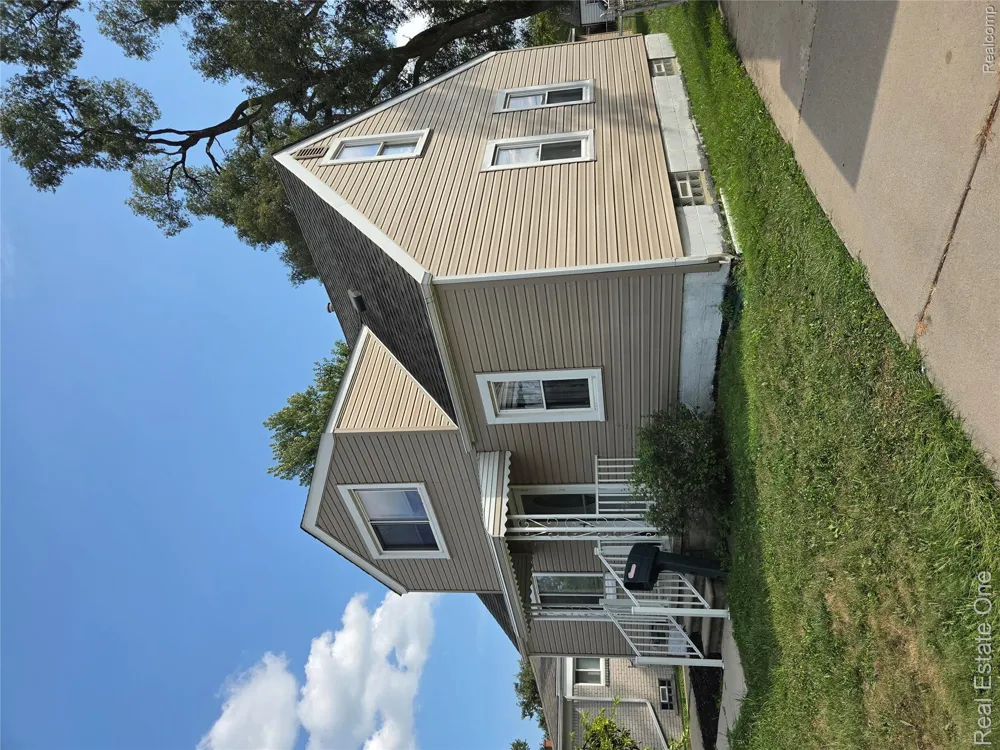 23140 Socia Street St Clair Shores City, MI 48082