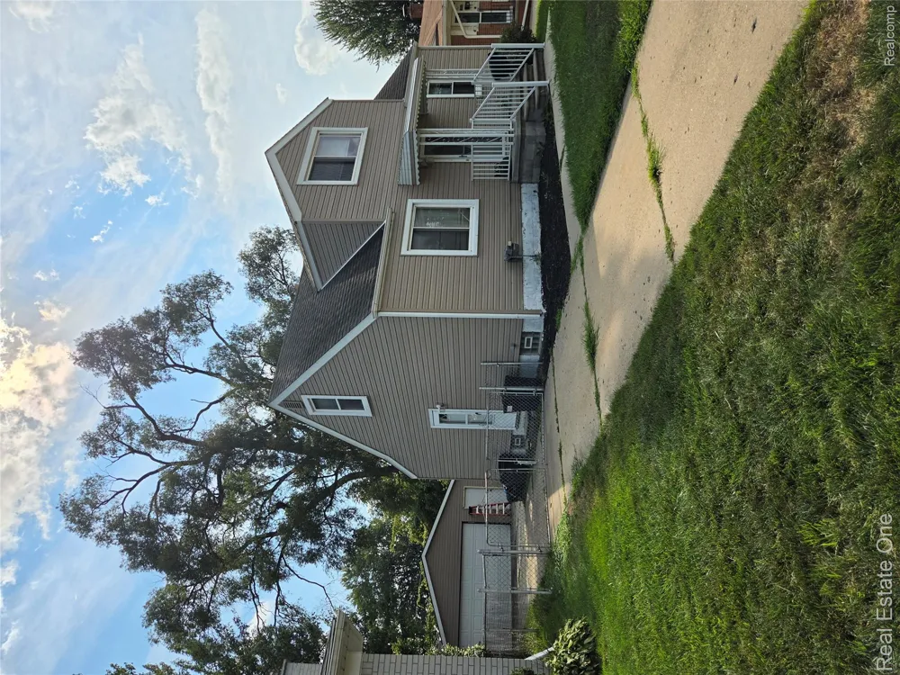 23140 Socia Street St Clair Shores City, MI 48082