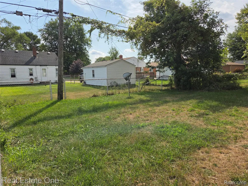 23140 Socia Street St Clair Shores City, MI 48082