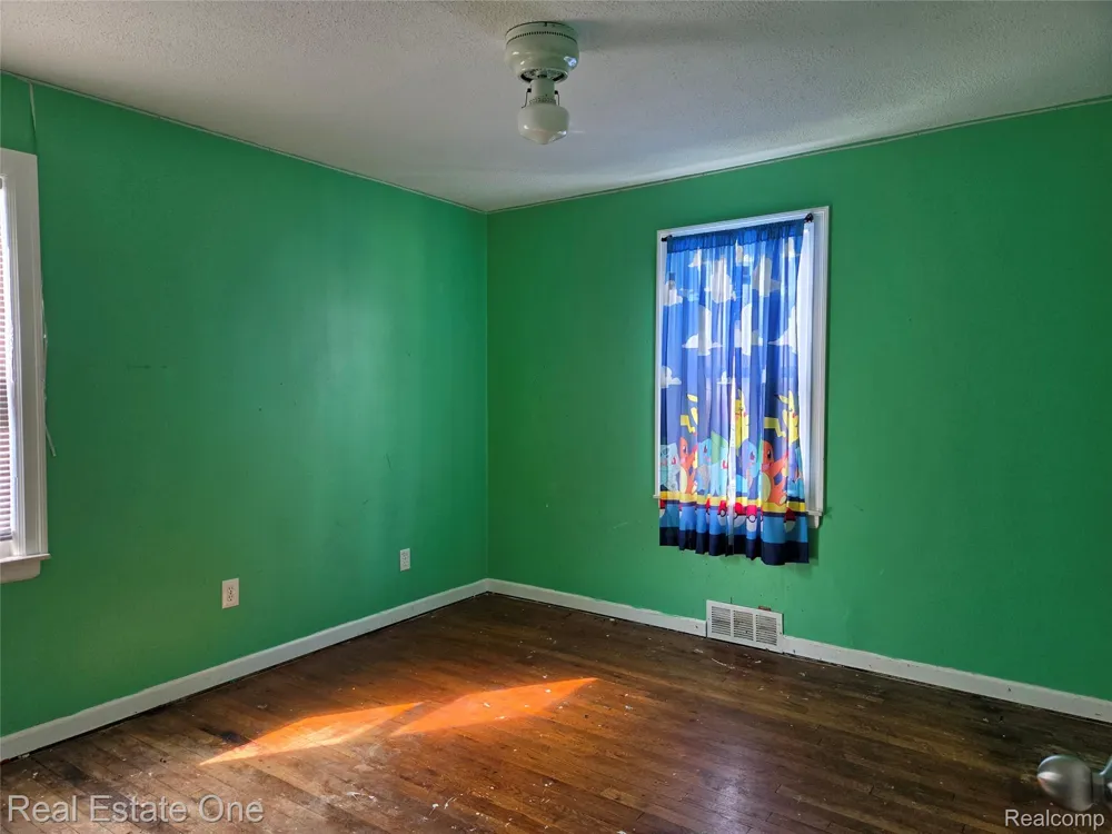23140 Socia Street St Clair Shores City, MI 48082