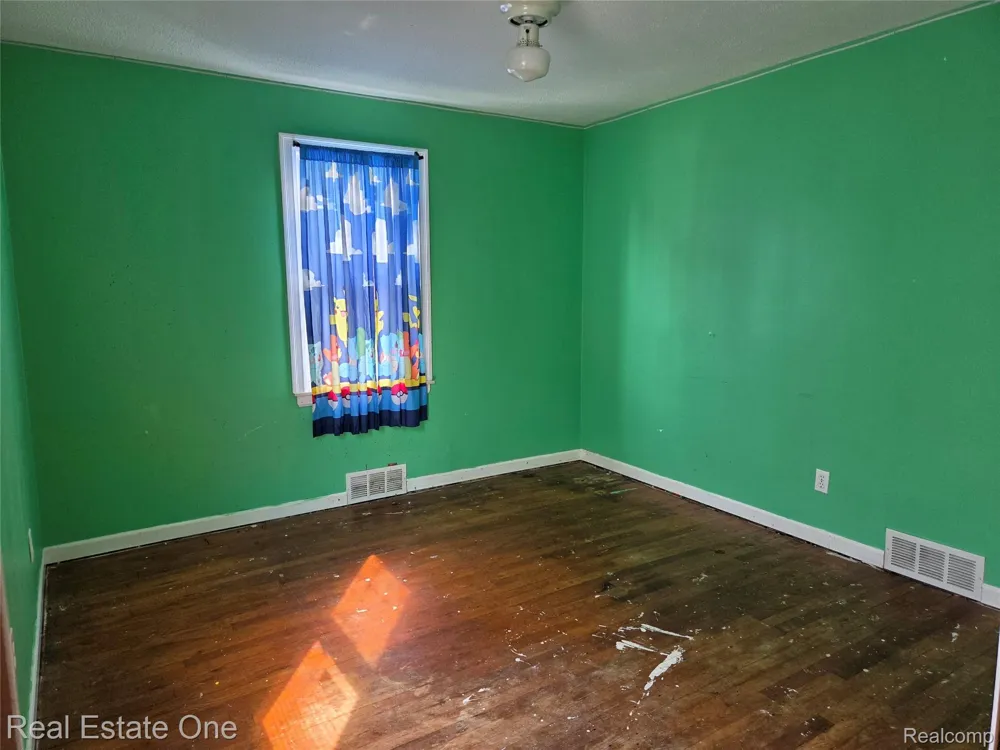 23140 Socia Street St Clair Shores City, MI 48082