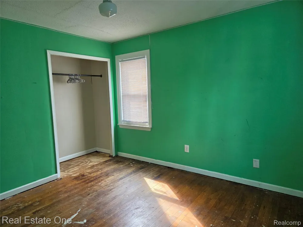 23140 Socia Street St Clair Shores City, MI 48082