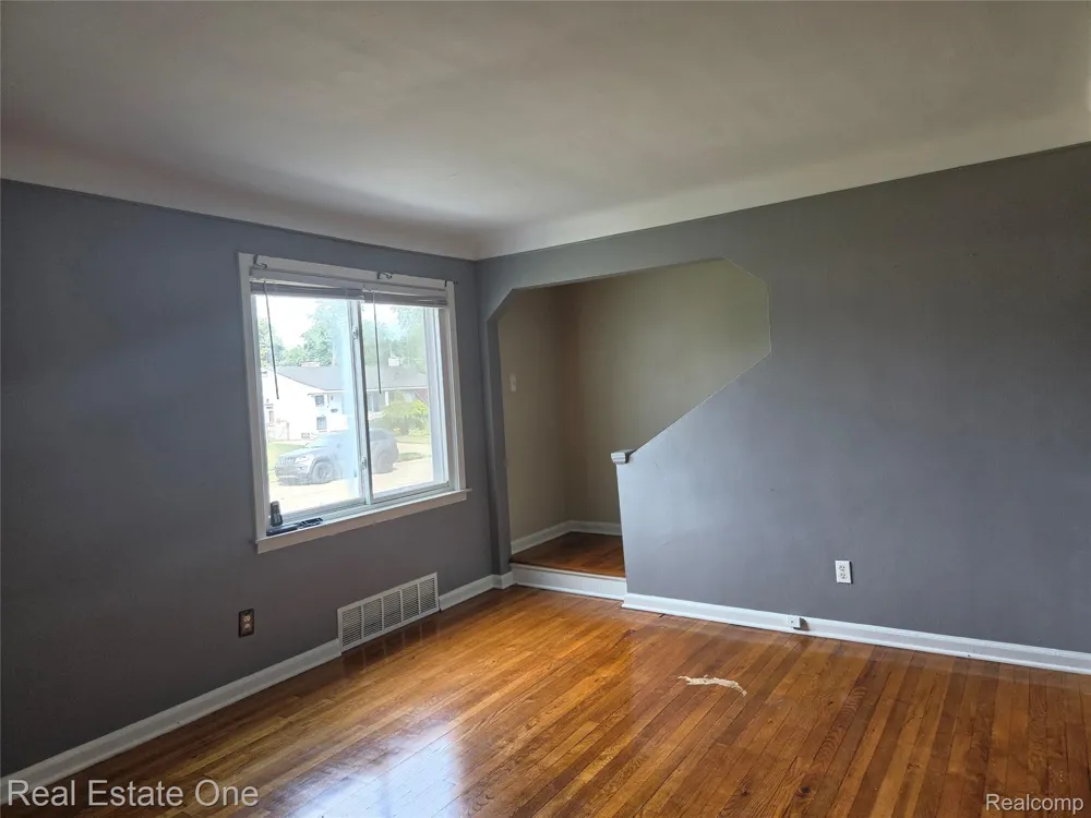 23140 Socia Street St Clair Shores City, MI 48082