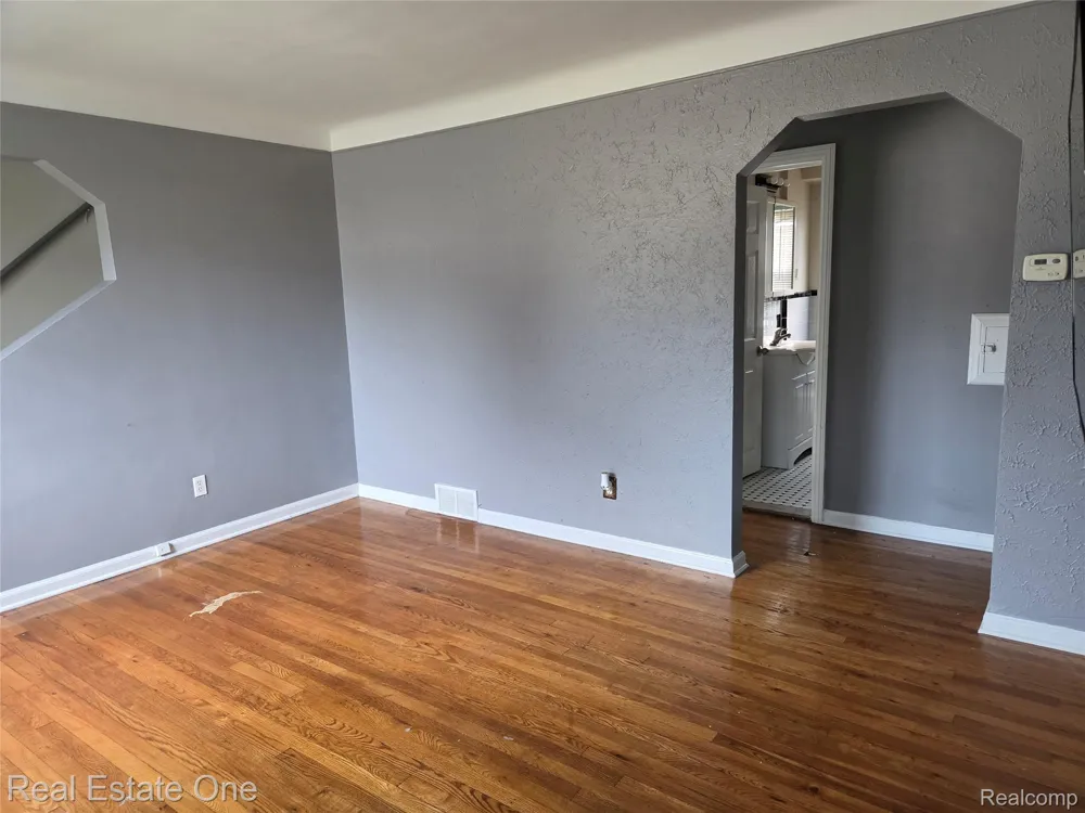 23140 Socia Street St Clair Shores City, MI 48082