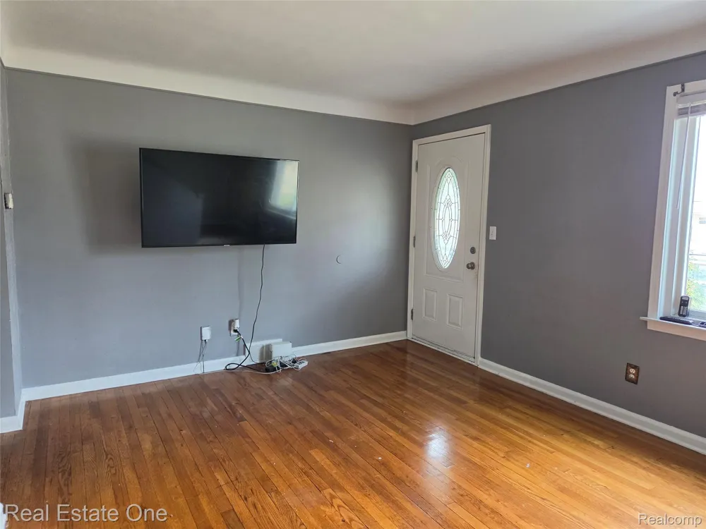 23140 Socia Street St Clair Shores City, MI 48082