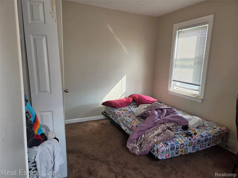 23140 Socia Street St Clair Shores City, MI 48082