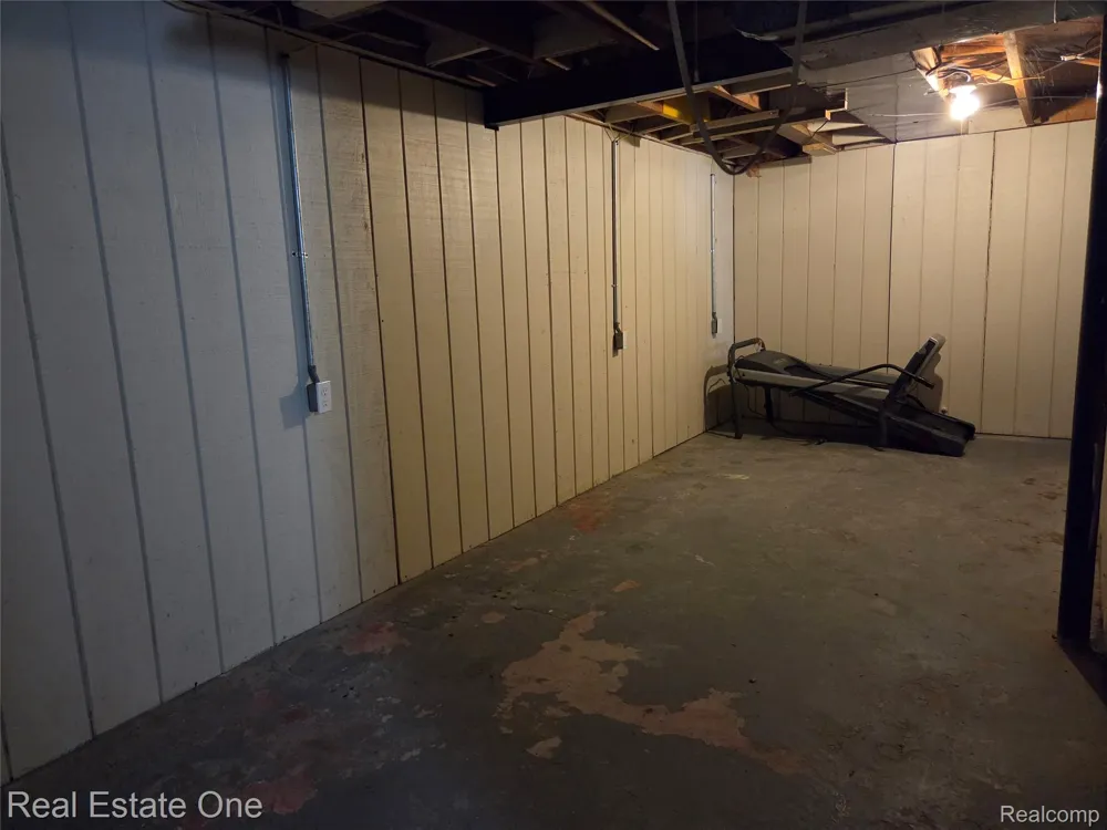23140 Socia Street St Clair Shores City, MI 48082