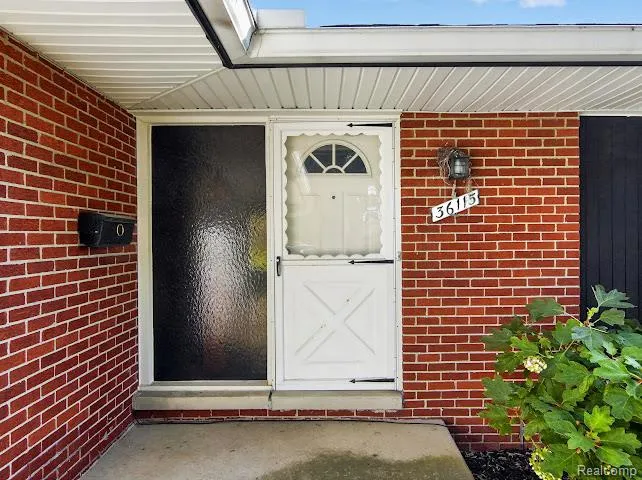 36115 Summers Street Livonia City, MI 48154