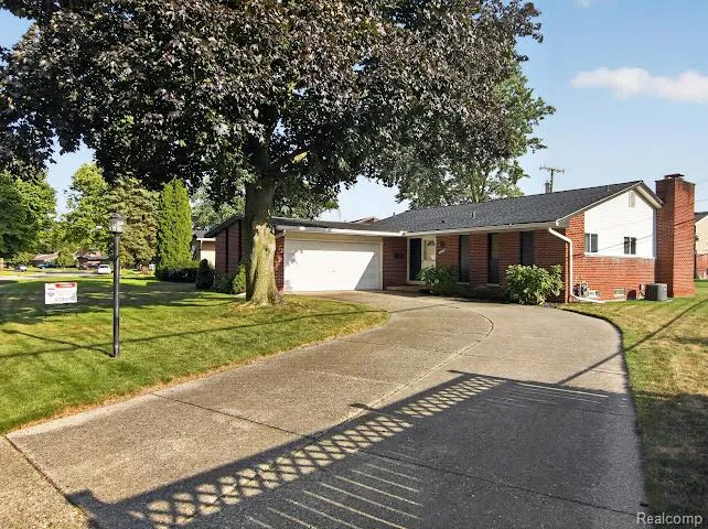 36115 Summers Street Livonia City, MI 48154