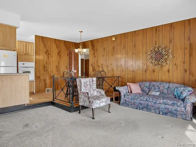 36115 Summers Street Livonia City, MI 48154