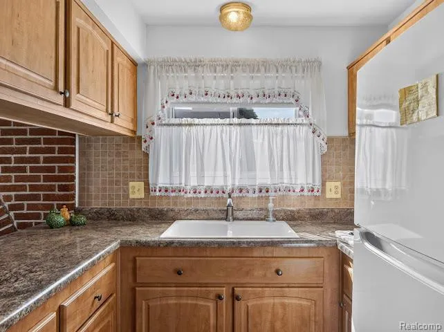 36115 Summers Street Livonia City, MI 48154