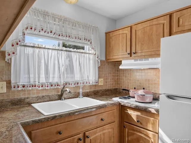 36115 Summers Street Livonia City, MI 48154