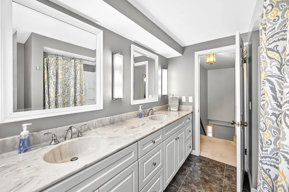 4401 Glenrose Terrace Kalamazoo City, MI 49008