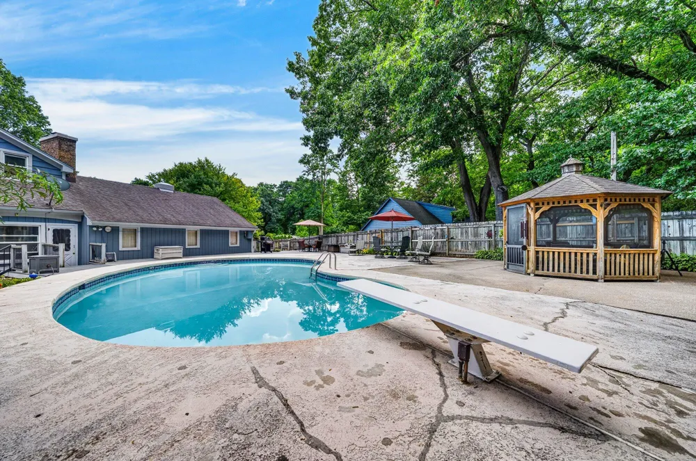 4401 Glenrose Terrace Kalamazoo City, MI 49008