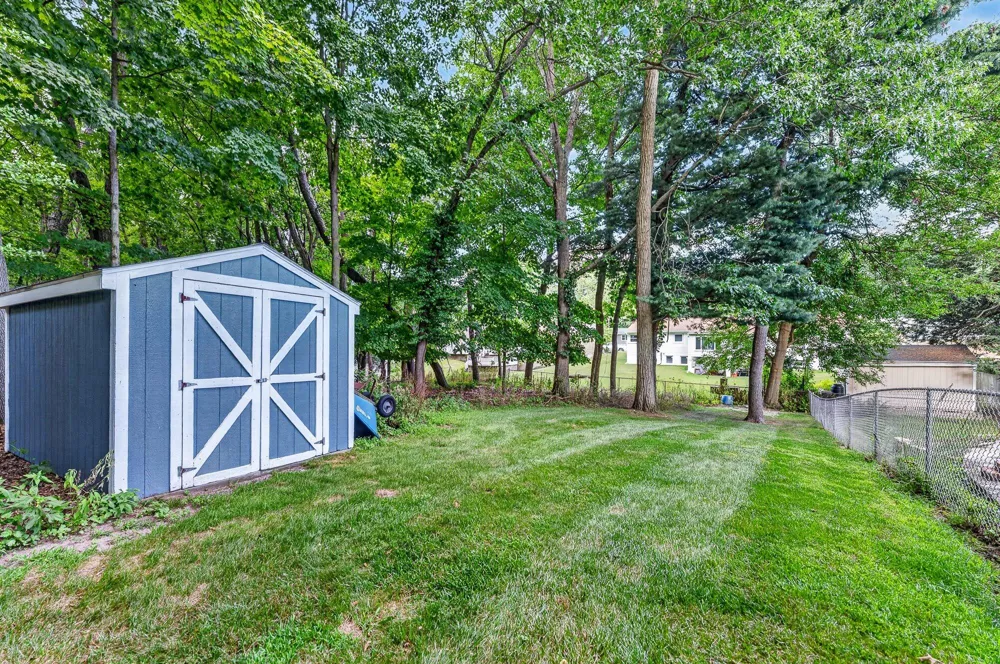 4401 Glenrose Terrace Kalamazoo City, MI 49008