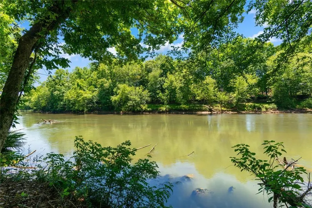 3120 W Addison Drive Alpharetta, GA 30022