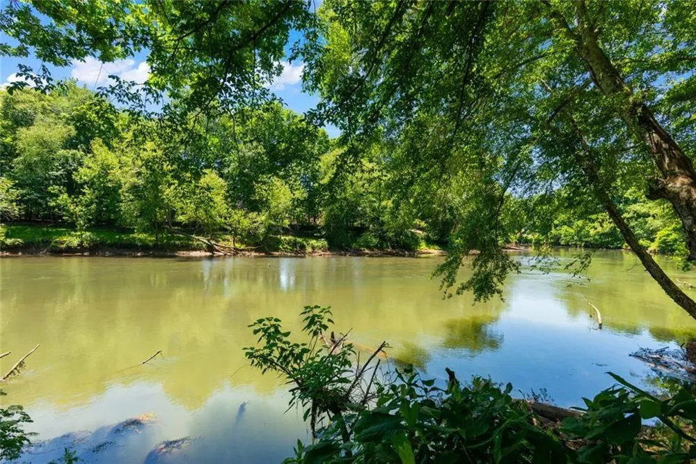 3120 W Addison Drive Alpharetta, GA 30022