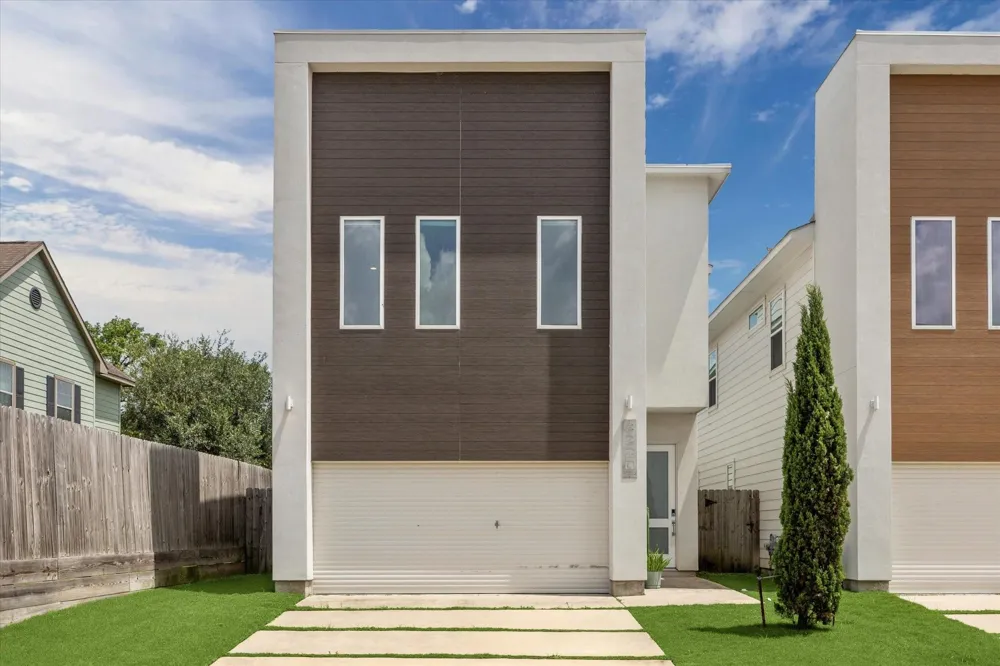 2220 Cortijo Place Houston, TX 77091
