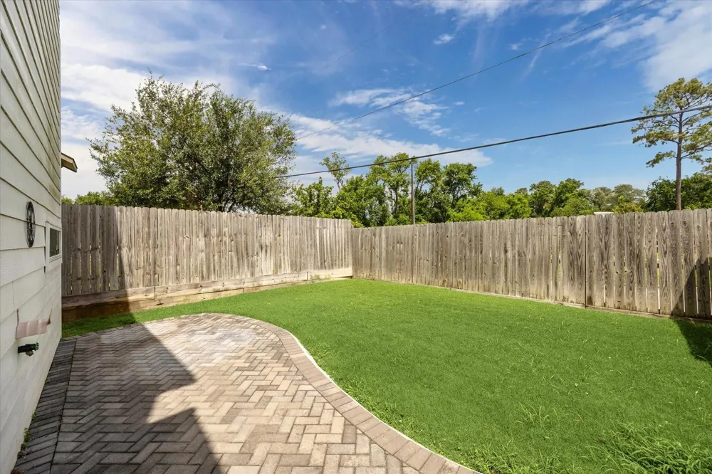 2220 Cortijo Place Houston, TX 77091