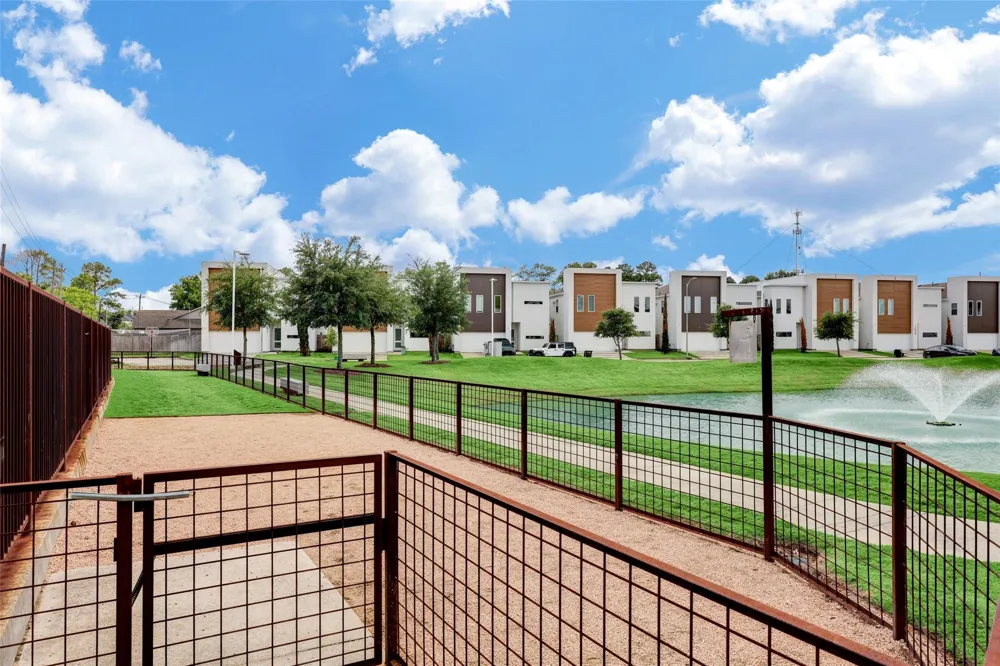 2220 Cortijo Place Houston, TX 77091