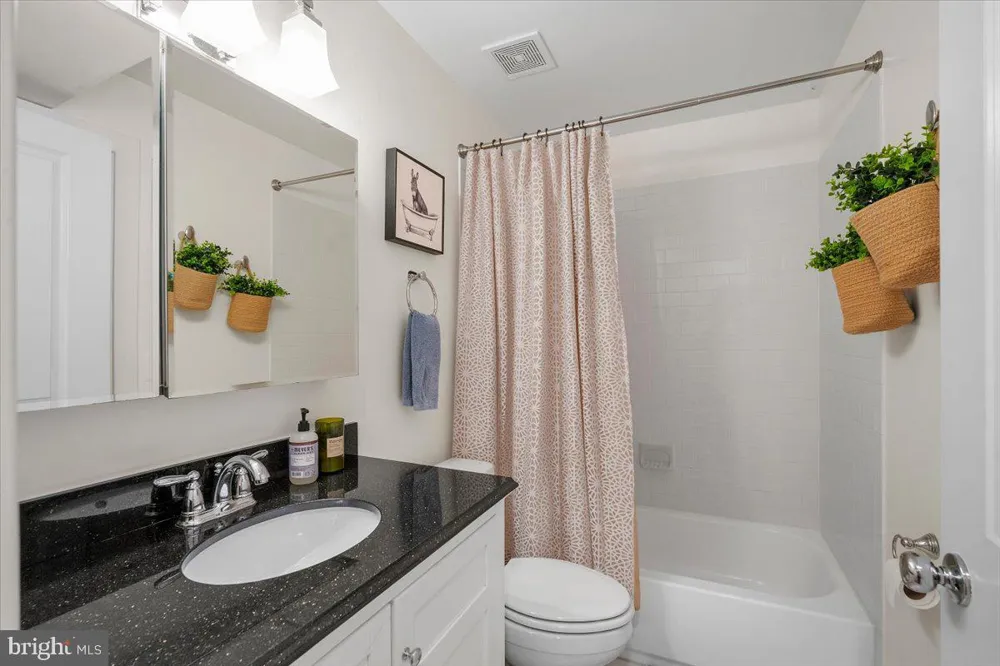 2505 17TH STREET NW #1 Washington, DC 20009