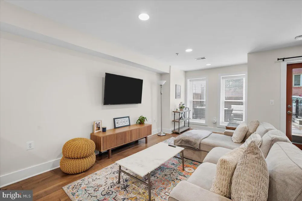 2505 17TH STREET NW #1 Washington, DC 20009