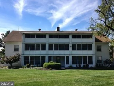 424 LINDEN AVENUE #3RD FLOOR FRONT