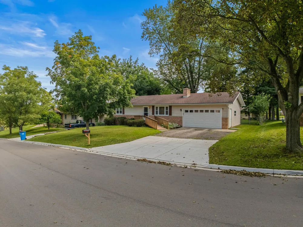 159 Westwood Drive Hillsdale, MI 49242
