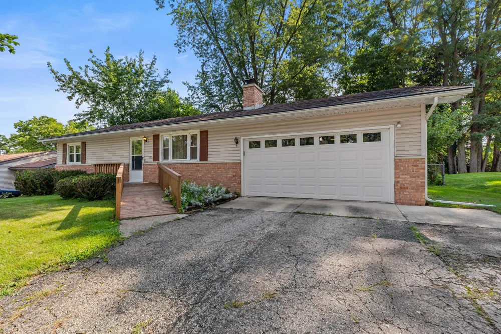159 Westwood Drive Hillsdale, MI 49242