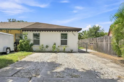 5884 S 38th Street
