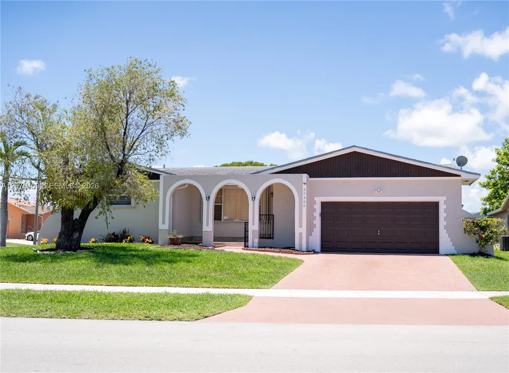 20200 SW 90th Ave Rd Cutler Bay, FL 33189