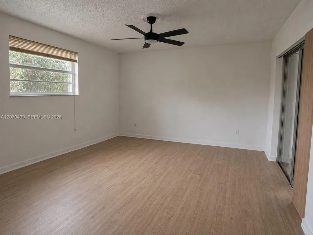 20200 SW 90th Ave Rd Cutler Bay, FL 33189