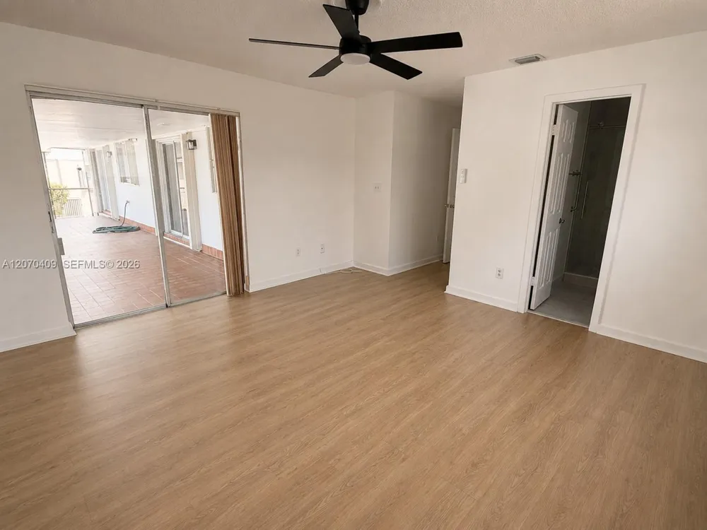 20200 SW 90th Ave Rd Cutler Bay, FL 33189