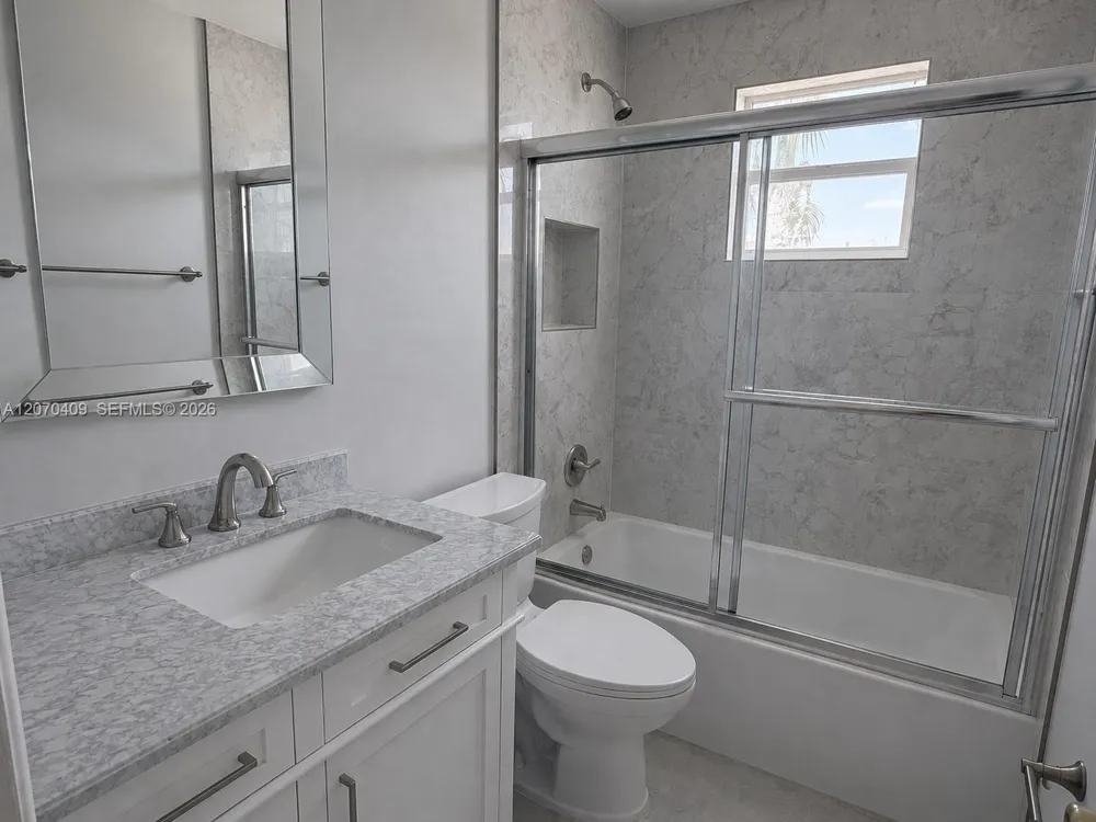 20200 SW 90th Ave Rd Cutler Bay, FL 33189